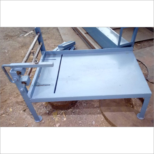 Detergent Cake Making Cutting Machine