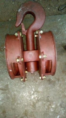 bottom hook assembly