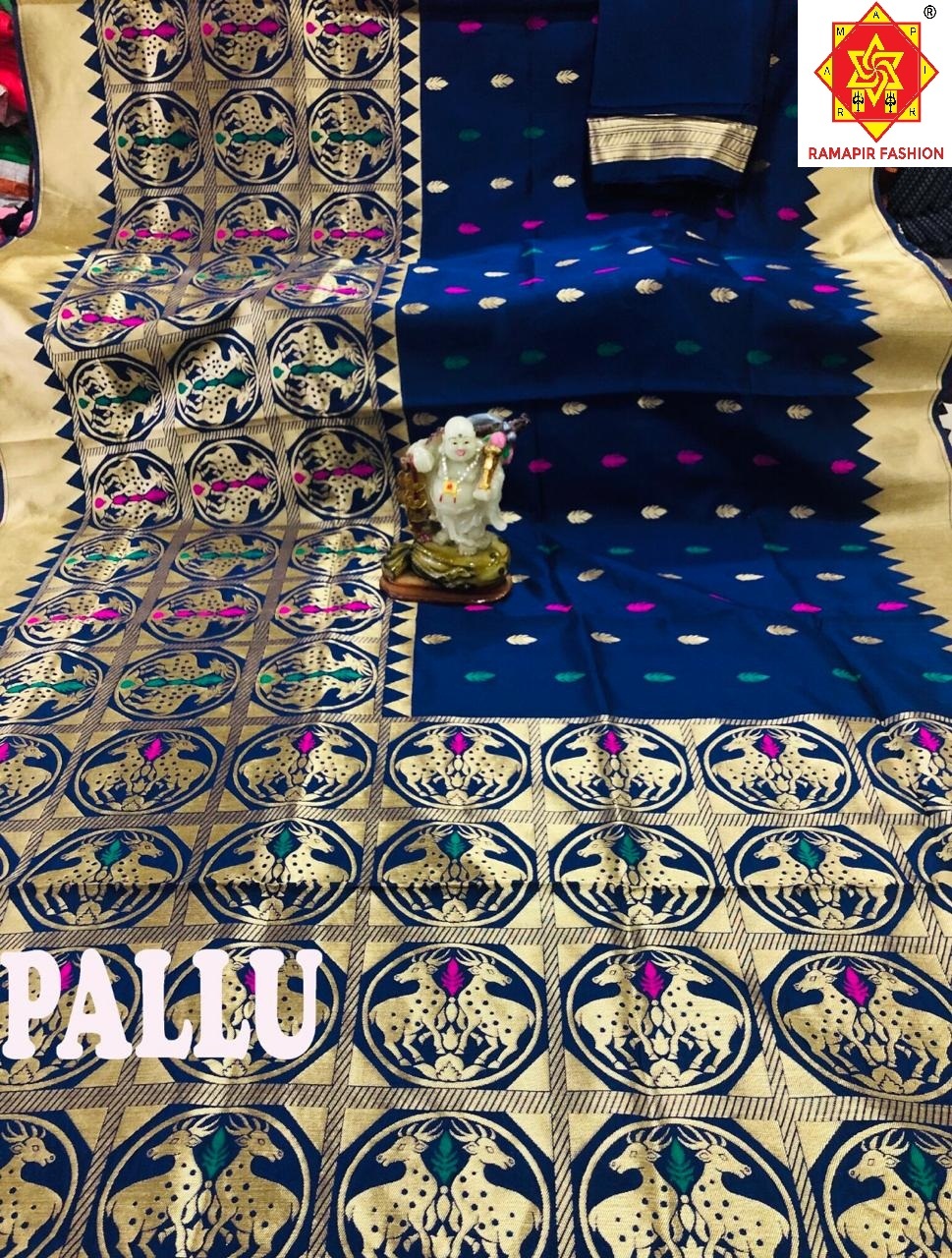 Fancy Flower Design Banarasi Saree