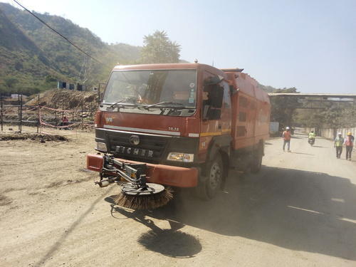 Latest Truck Mounted Sweeping Machine for Road