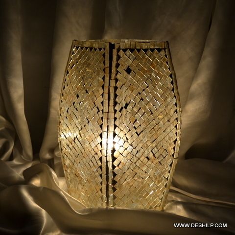 BEAUTIFUL MOSAIC FINISH GLASS TABLE LAMP