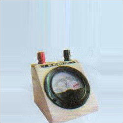 DC Galvanometers - Brass Tube Reinforced, Ebonite Plate with Independent Rotation | Strong Layout, Seamless Functioning, Effective and Reliable Operation, Ideal for Physics Lab Use