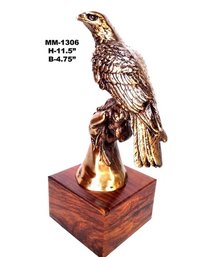 Brass Eagle With Wood Base For Decor Size: Height :11.5" B: 7.45"