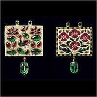 Kundan Stone Studded Pendant