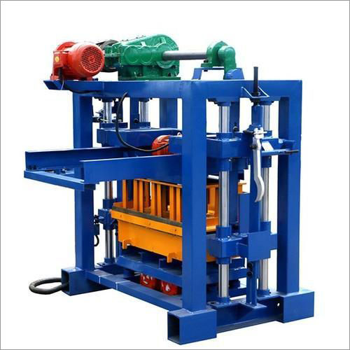 Automatic concrete block machine