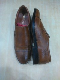 Branded Sleepers , Loafers , Sports shoes with bill