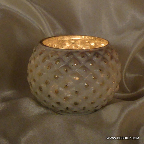 ROUND GLASS SILVER FINISH CANDLE HOLDER