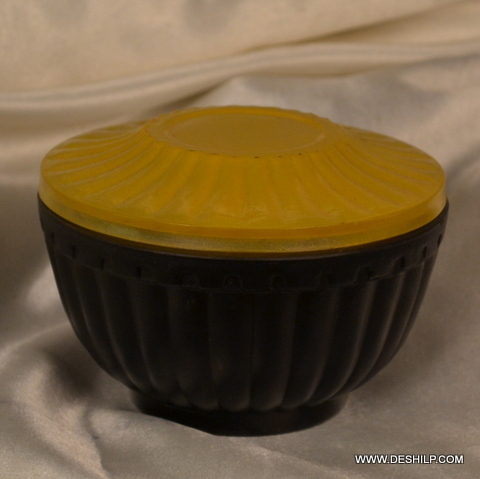 Many Colors Are Available Small Glass Jar With Plastic Lid For Kitchen Ware