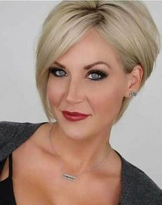 Blonde Short Layered Hair