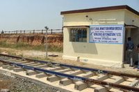 In Motion Rail Weighbridge - Iron & Steel, 2-800 Ton Capacity | 25mm Digital Display, Accurate & Automatic Weighing, Rfi/emi Protection, Modular Design, Remote Monitoring