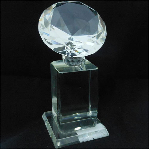 Stylish Crystal Trophy - Clear Crystal, 4-6 Inch Size, Transparent Color | Scratch and Stain Resistant, Eye-Catchy Design, Smooth Edges Finish
