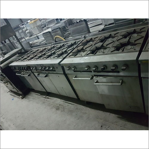 Four Burner Range With Oven