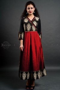 Fashionable And Trendy Rayon Kurti