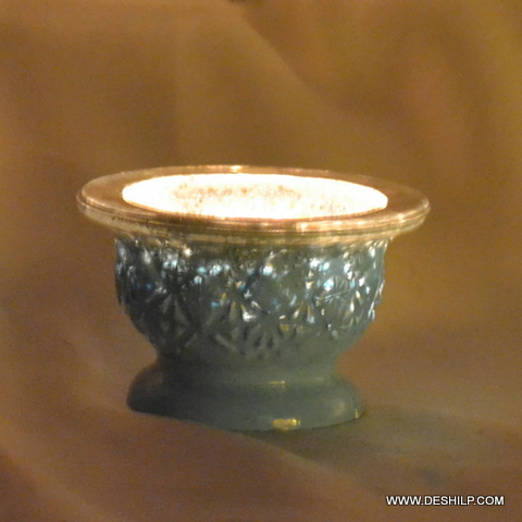 T-LIGHT CANDLE HOLDER WITH SILVER FINISH