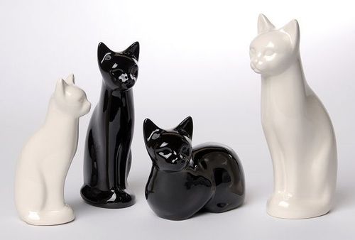 Zoophilous Cat Urn