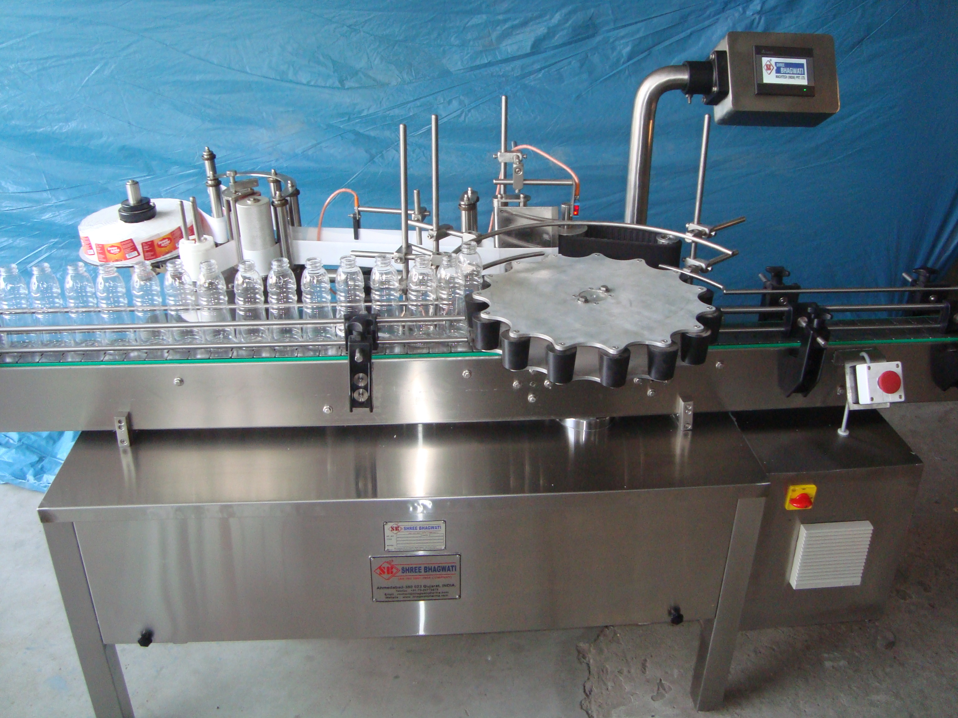 AUTOMATIC ROTARY STICKER LABELLING MACHINE