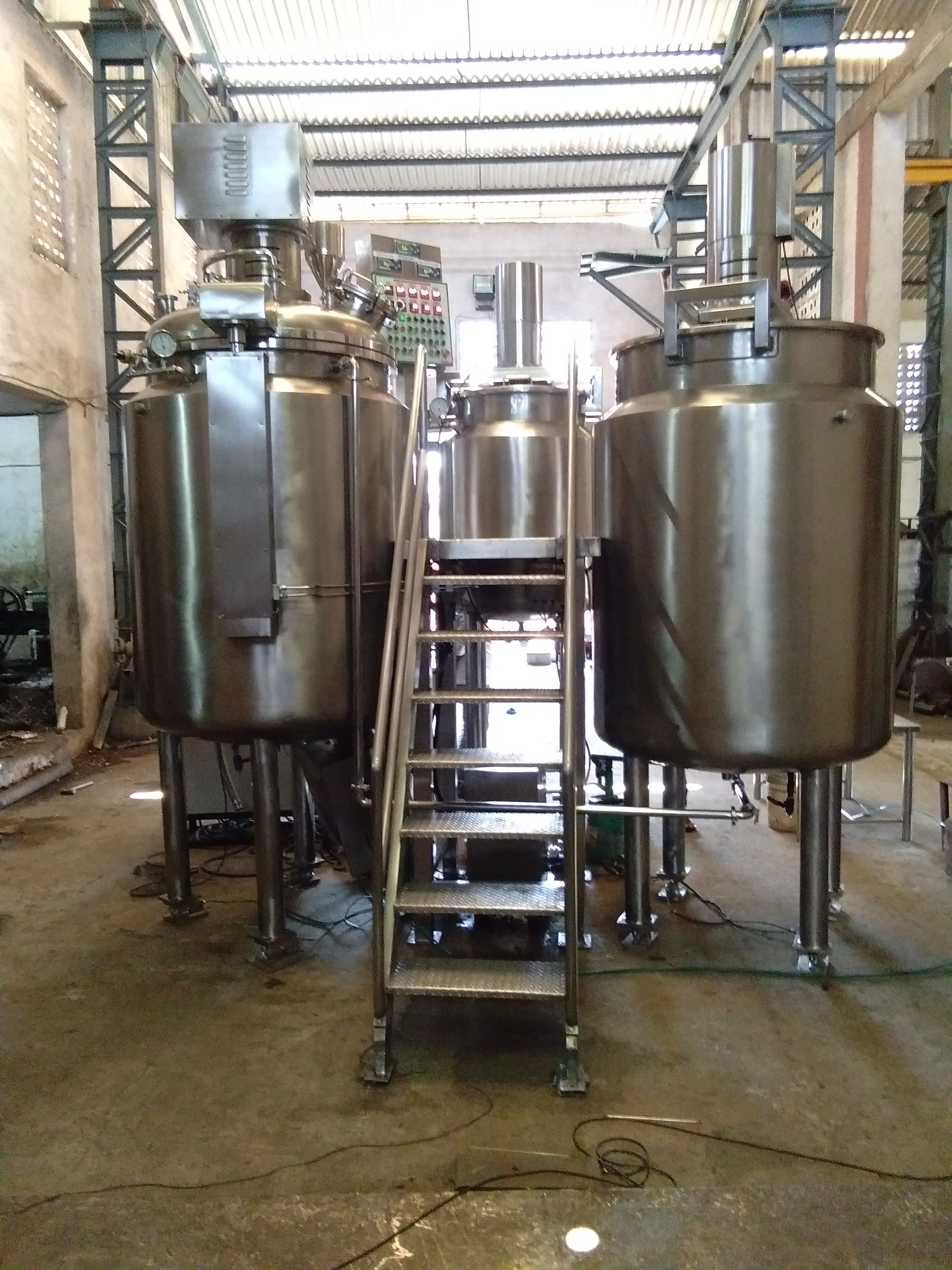 Cream/lotion manufacturing plant