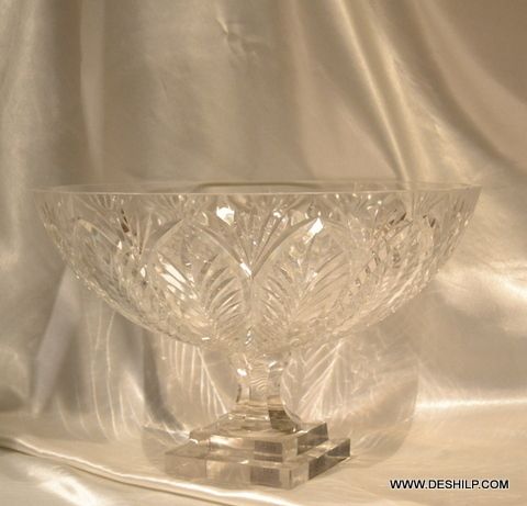 CRYSTAL GLASS FRUITS BOWL