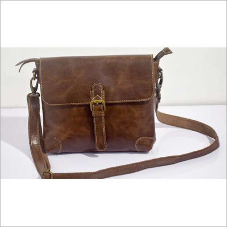 LEATHER MESSENGER BAG