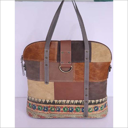 Leather Shoulder Bag - Brown | Stylish Design for Women, Perfect for Everyday Use
