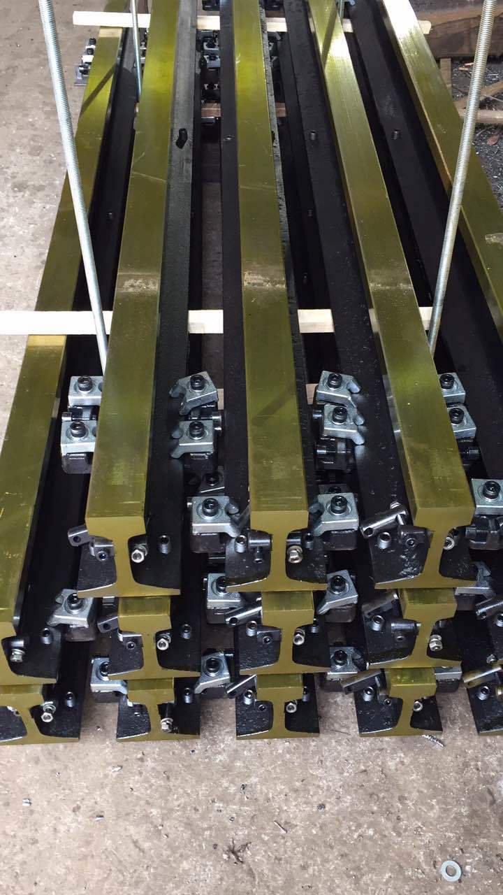 Cutting machine rail