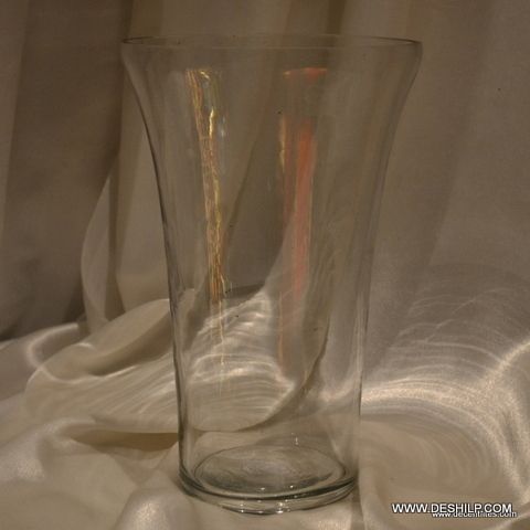 CLEAR GLASS FLOWER VASE WITH UNIQUE STYLIE