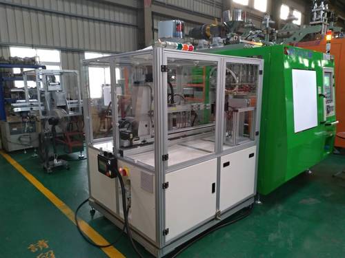 IML Robot for Blow Molding By WEI SHENG AUTOMATION CO. LTD.