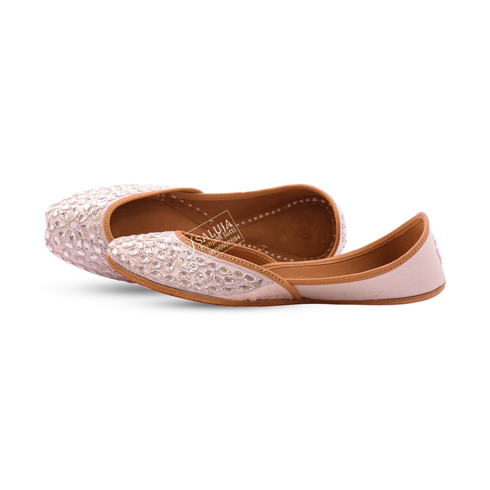 Party Wear Jutti Baby Pink Color Kundan Work For Ladies Heel Size: Flat
