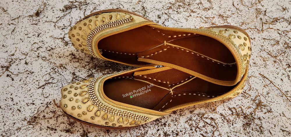 Gold Jutti