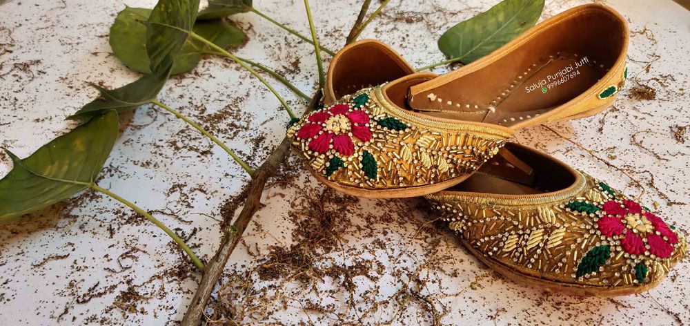 Punjabi Jutti - Handcrafted Leather, Available in Sizes 5 to 10.5 USA, Gold Color, Extra Padding for Comfort