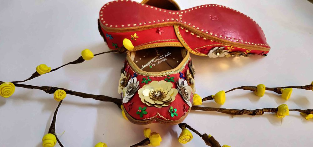 Leather Red Party Wear Punjabi Jutti Jutis For Women (Red)