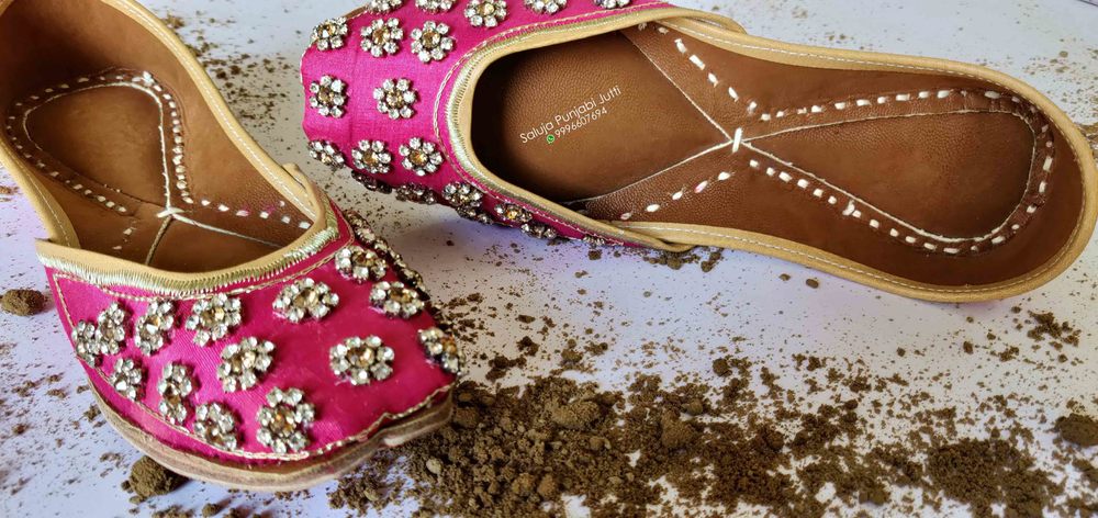 Pink Punjabi Jutti Indian Jutti Bridal Shoes Mojari Online Jutti Party Wear For Women (Pink)