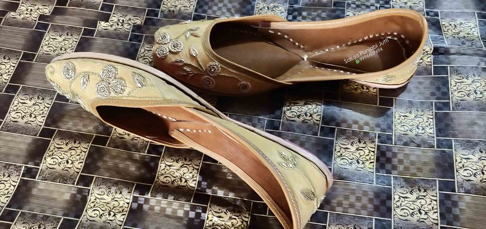 Leather Gold Designer Embroidered Punjabi Jutti Indian Shoes Jutis For Women