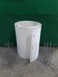 CHICK GUARD WITH THREE MS STAND