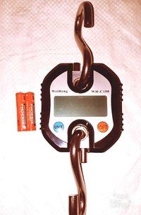 DIGITAL HANGING SCALE Cap. 200kg.