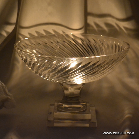 Crystal Cutting Glass Hurricane Candle For Ceremony - Style: Antique Imitation