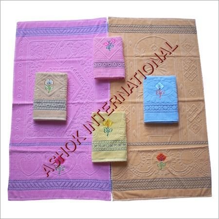 Embroidered Towel Set