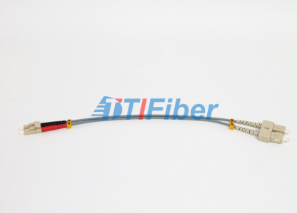 SC Armoured Fiber Optical Patch Cord Multimode Duplex With Red / Black Boot - Zirconia Ferrule, Beige Jacket, Low Attenuation, Durable, Reliable, Easy Installation
