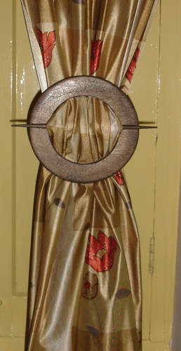 Curtain Holder