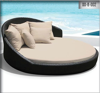 Outdoor Bed 