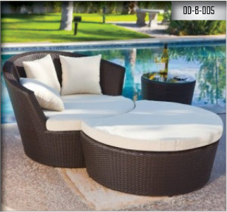 Outdoor Bed 
