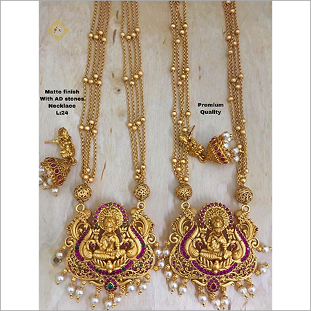 Traditional Pendant Necklace Gender: Women