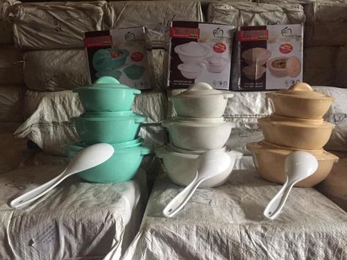 Hot Pot - Stainless Steel, 1-3 Millimeter Thickness | Green, White, and Cream Design for Home Use