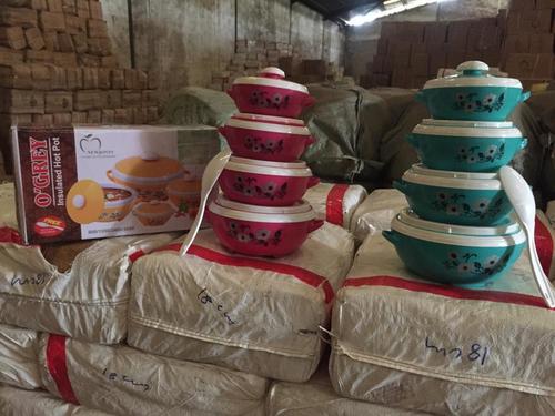 Hot Pot - Stainless Steel, 1-3mm Thick | Red and Green Color, Durable Plastic Components, Ideal for Home Use