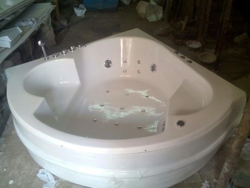 Corner Bathtub Size: 4.5X4