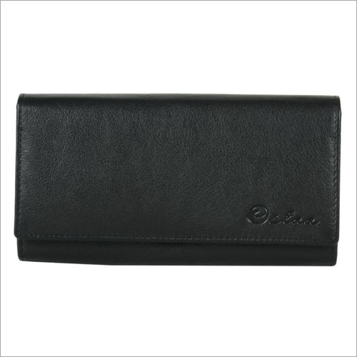 Ladies Black Leather Snap Wallet Size: Small