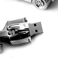 Quace Racing Car Metal USB Pen Drive (X1629)
