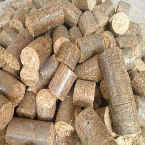 6mm Biomass Briquettes - 6mg/m3 Density 2-4 Inch Size 97% Grade for Home & Office Use