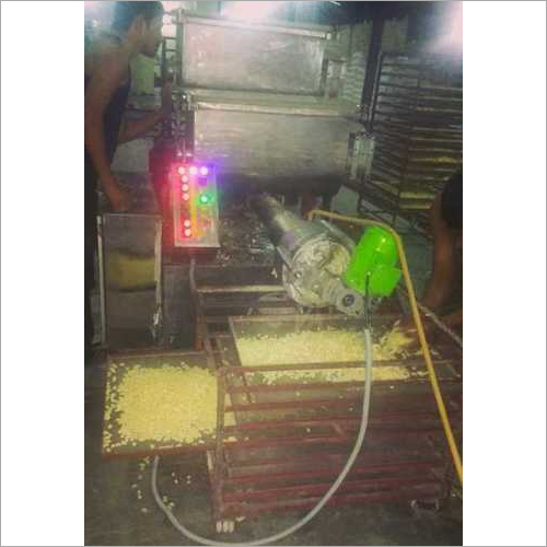 Pasta Extruder Machine