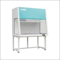 White Laminar Flow Cabinet